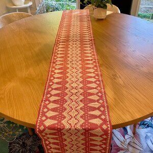 Inabel bed or table runner, red and white